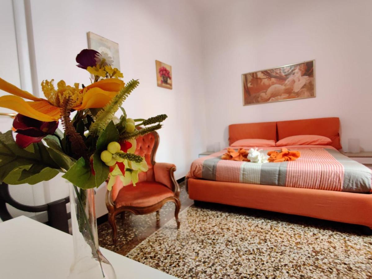 Wow Home - 175 Mq - Posteggio Privato - Davanti Porto Traghetti - Fino A 10 Posti Letto Janov Exteriér fotografie