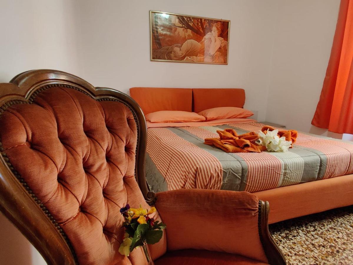 Wow Home - 175 Mq - Posteggio Privato - Davanti Porto Traghetti - Fino A 10 Posti Letto Janov Exteriér fotografie