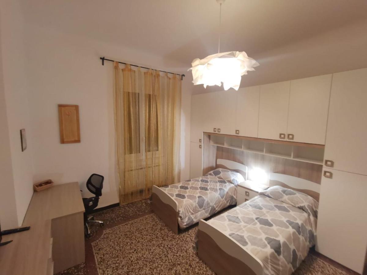Wow Home - 175 Mq - Posteggio Privato - Davanti Porto Traghetti - Fino A 10 Posti Letto Janov Exteriér fotografie