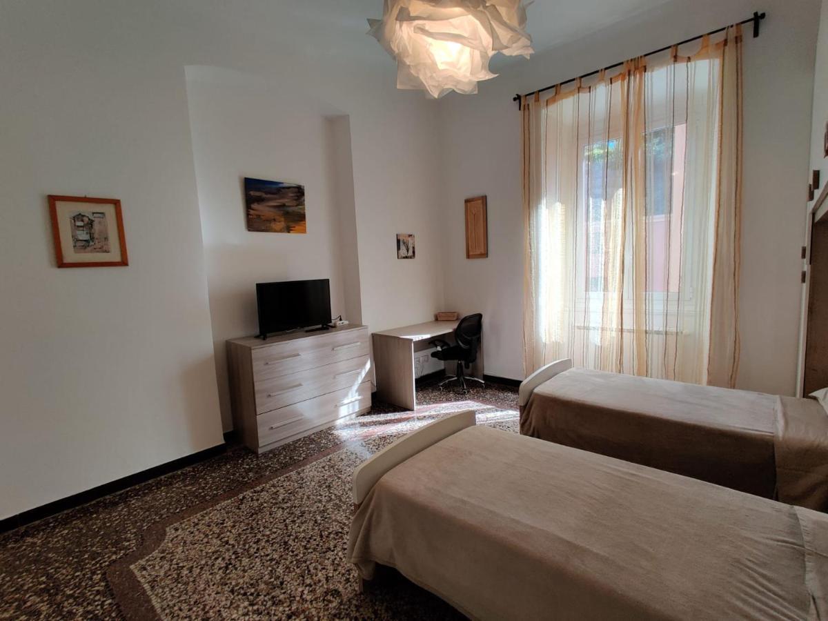 Wow Home - 175 Mq - Posteggio Privato - Davanti Porto Traghetti - Fino A 10 Posti Letto Janov Exteriér fotografie