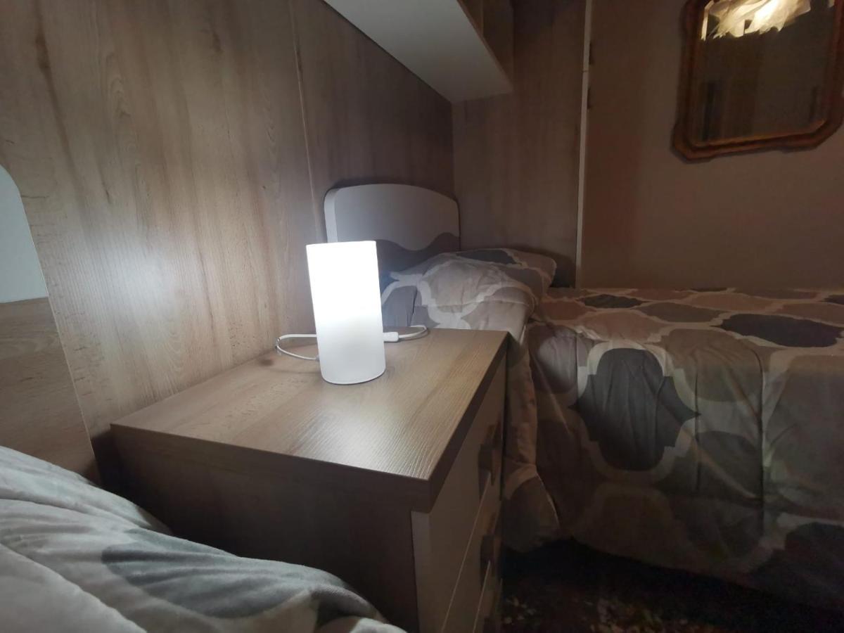 Wow Home - 175 Mq - Posteggio Privato - Davanti Porto Traghetti - Fino A 10 Posti Letto Janov Exteriér fotografie