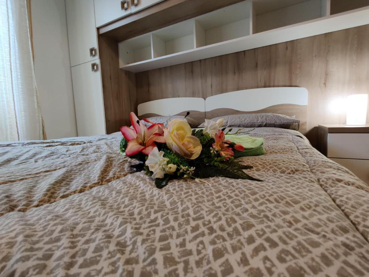 Wow Home - 175 Mq - Posteggio Privato - Davanti Porto Traghetti - Fino A 10 Posti Letto Janov Exteriér fotografie