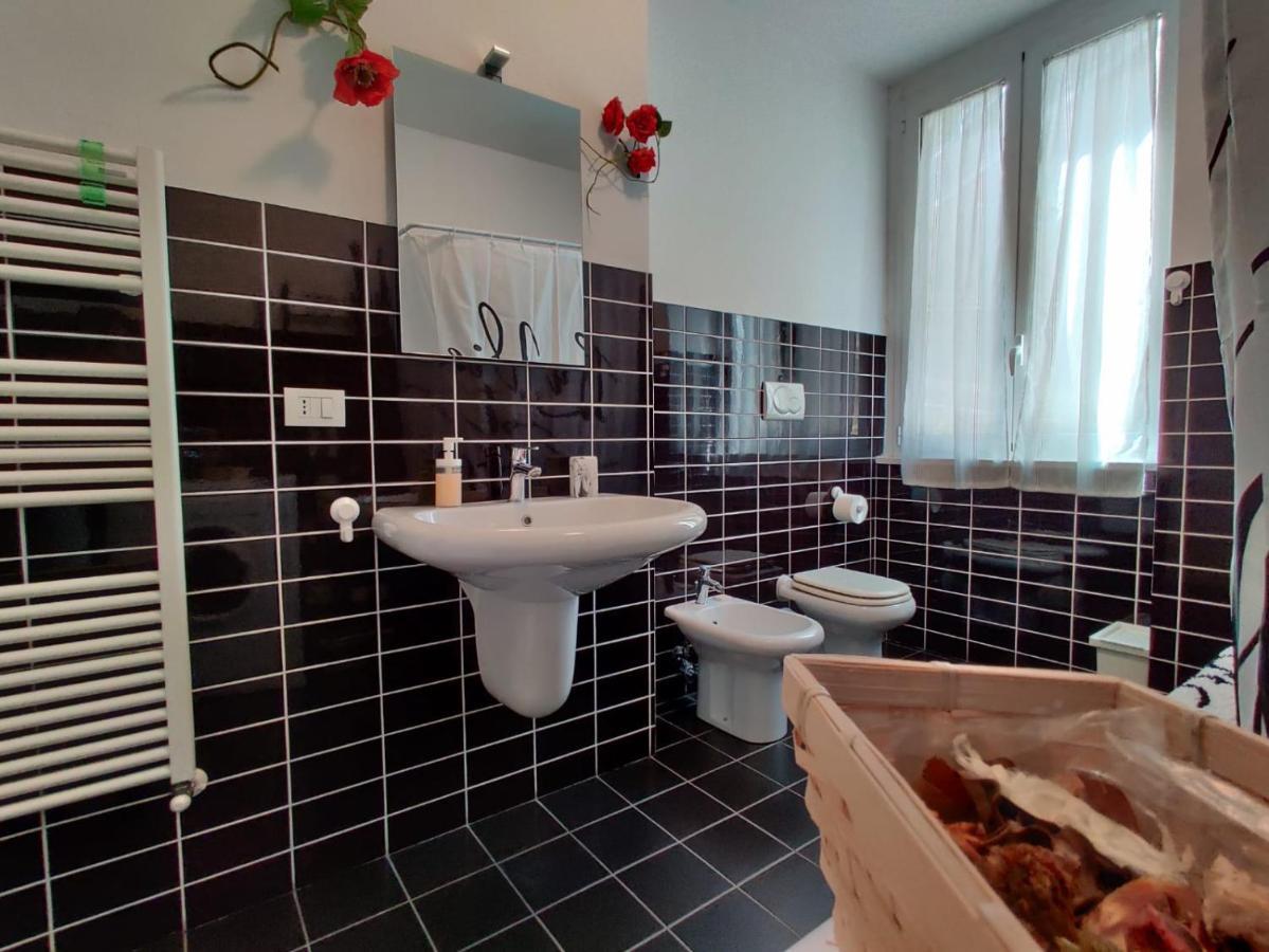 Wow Home - 175 Mq - Posteggio Privato - Davanti Porto Traghetti - Fino A 10 Posti Letto Janov Exteriér fotografie