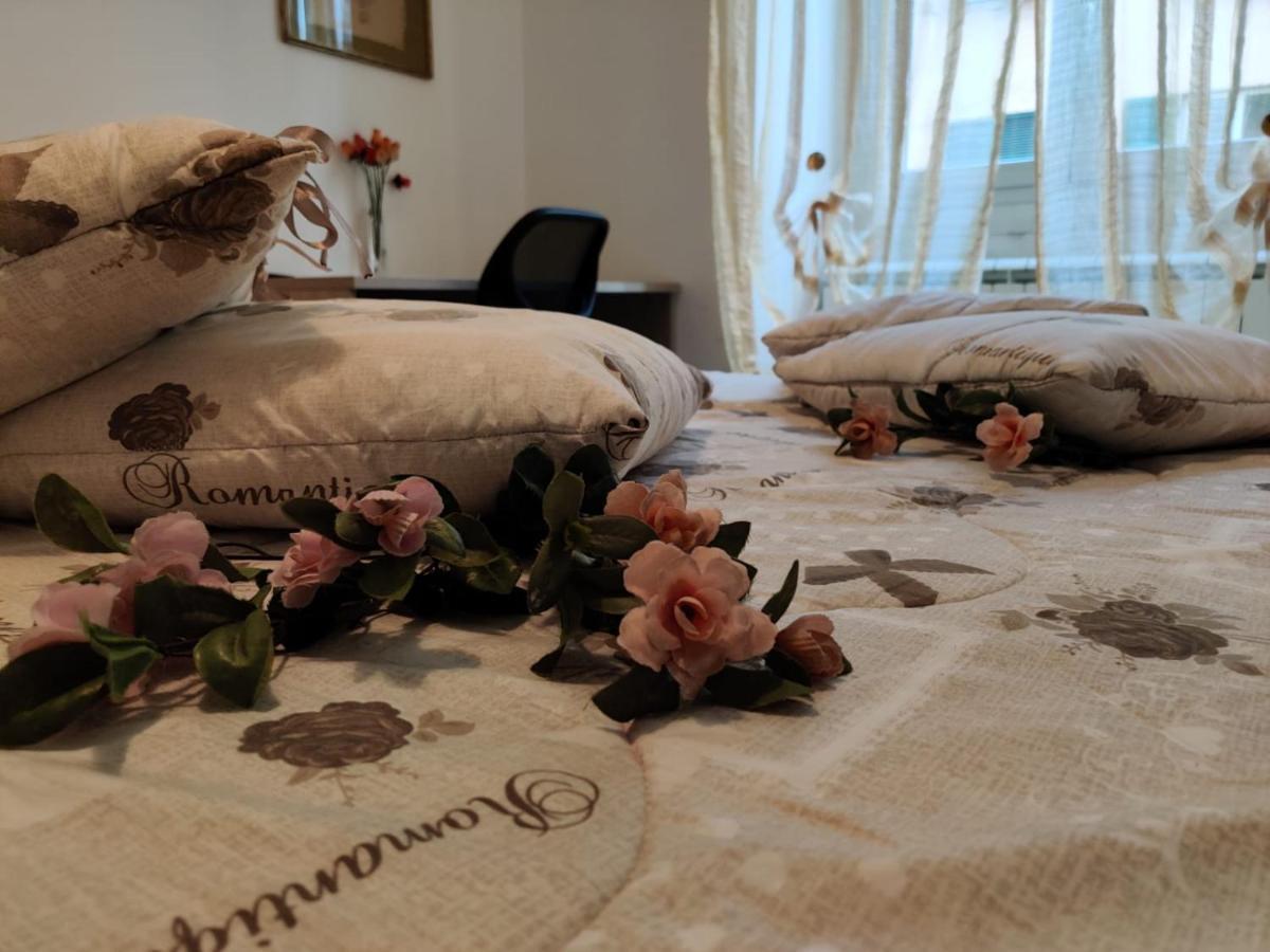 Wow Home - 175 Mq - Posteggio Privato - Davanti Porto Traghetti - Fino A 10 Posti Letto Janov Exteriér fotografie