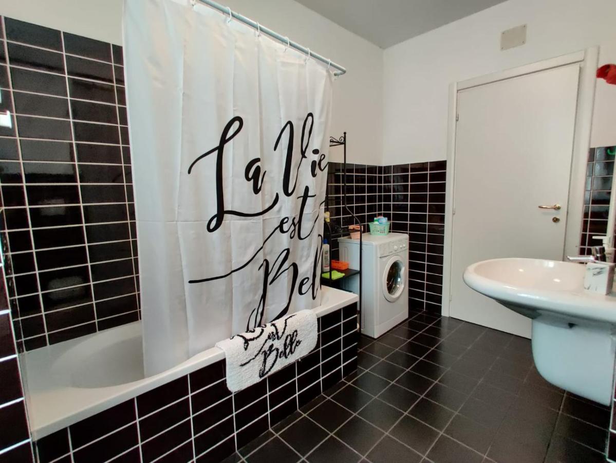Wow Home - 175 Mq - Posteggio Privato - Davanti Porto Traghetti - Fino A 10 Posti Letto Janov Exteriér fotografie