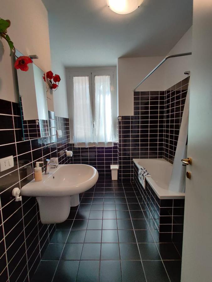 Wow Home - 175 Mq - Posteggio Privato - Davanti Porto Traghetti - Fino A 10 Posti Letto Janov Exteriér fotografie